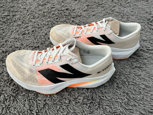 New Balance Rebel V4 Talla 43 Beige/Naranja