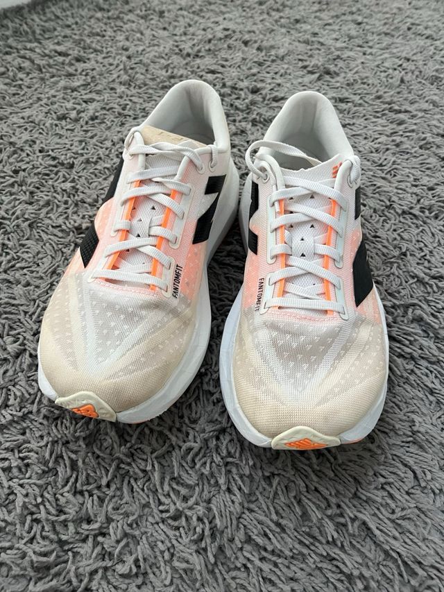 New Balance Rebel V4 Talla 43 Beige/Naranja