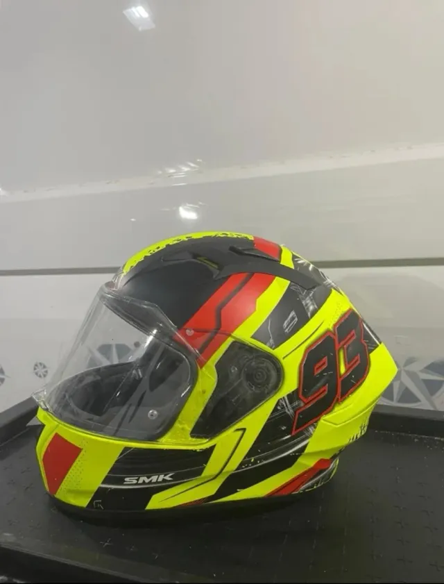 Casco de moto SMK 93