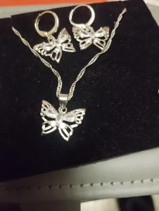 Conjunto collar y pendientes mariposa plata