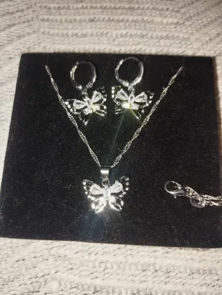 Conjunto collar y pendientes mariposa plata