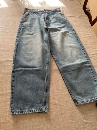 Pantalón vaquero Bershka azul desgastado