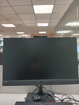 Pantalla PC Lenovo 80cm Nueva.