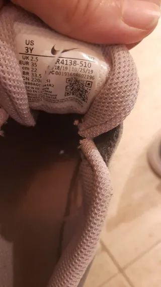 Zapatillas Nike rosa y gris