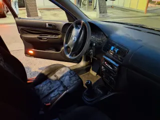 Volkswagen Golf 2000