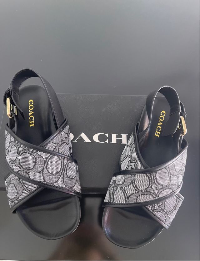 Sandalias Coach