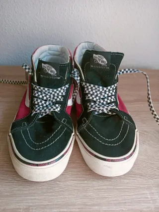 Zapatillas Vans Sk8-Hi Negras y Fucsia Talla 43