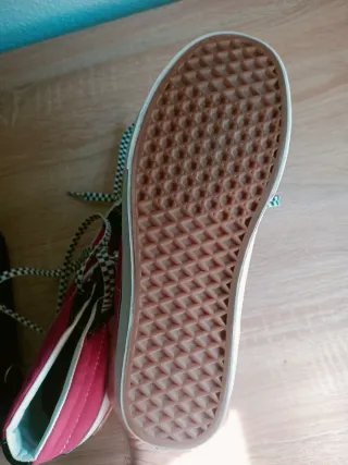 Zapatillas Vans Sk8-Hi Negras y Fucsia Talla 43