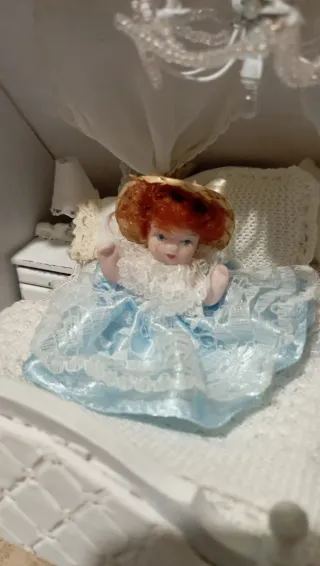 Bambola porcellana casa bambole