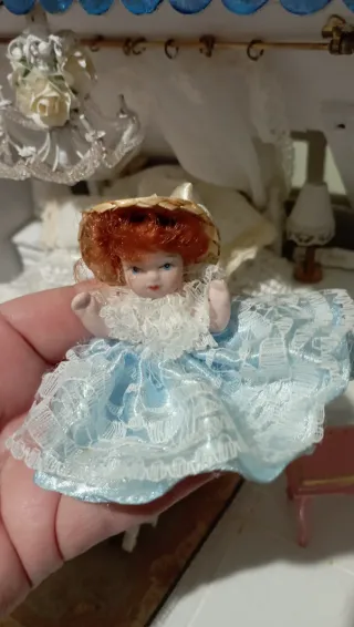 Bambola porcellana casa bambole