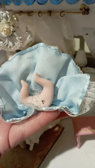 Bambola porcellana casa bambole