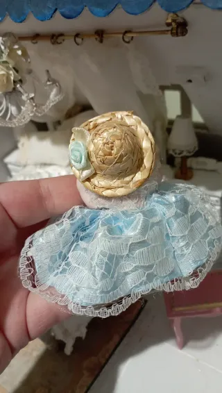 Bambola porcellana casa bambole