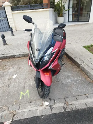 Kymco Superdink 350i Roja