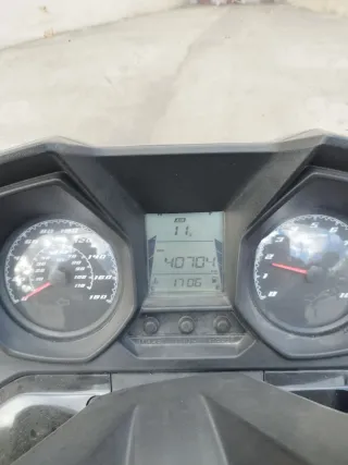 Kymco Superdink 350i Roja