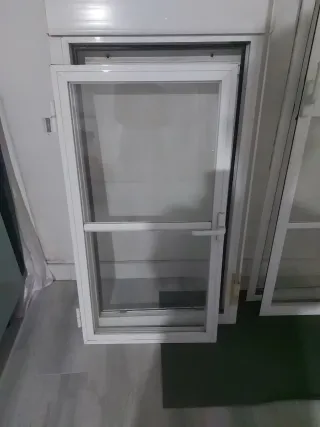 Ventana aluminio blanco 73×140