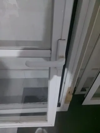 Ventana aluminio blanco 73×140