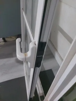 Ventana aluminio blanco 73×140