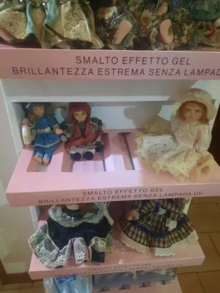 Set bambole in ceramica. 23 pezzi