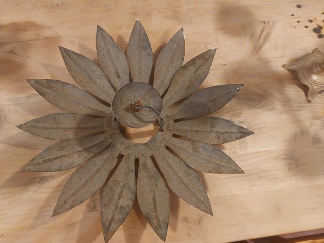 Lámpara de metal estilo flor dorada/plateada