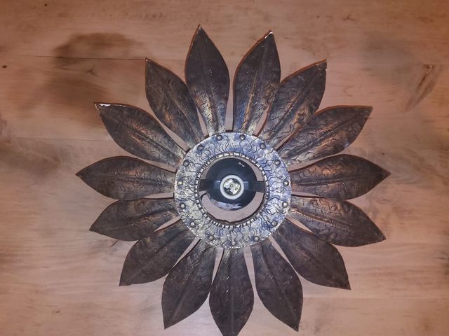 Lámpara de metal estilo flor dorada/plateada