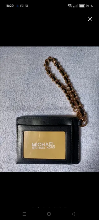 Tarjetero Michael Kors Negro con Cadena Dorada