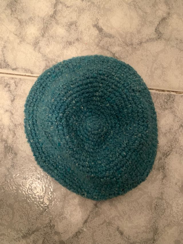 Boina tejida color turquesa