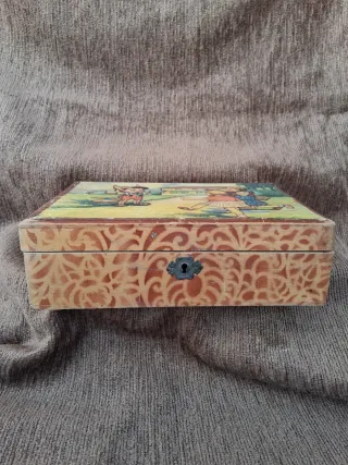 Caja Antigua Decorada Pinocchio