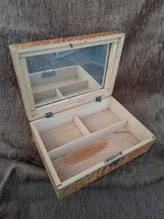 Caja Antigua Decorada Pinocchio