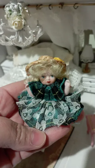 Bambola porcellana casa bambole