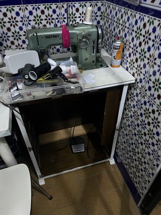 Máquina de coser Refrey 427