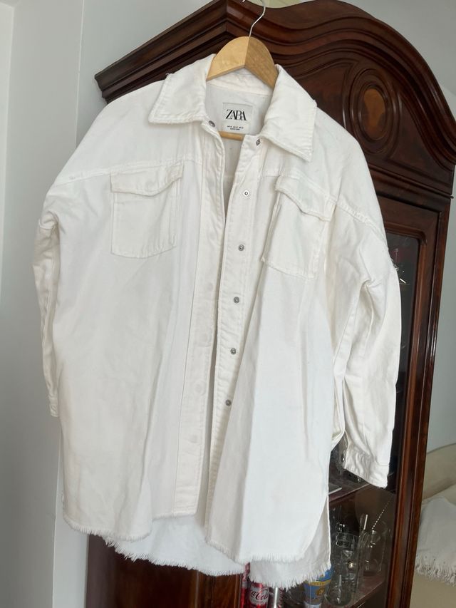 Sobrecamisa vaquera blanca Zara Talla XS