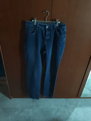 Pantalón vaquero mujer con detalles