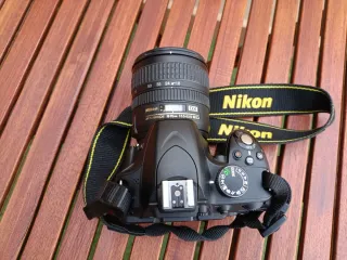 Cámara Nikon D3200 + Objetivo Nikkor 18-70mm