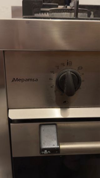 Cocina de gas Mempasa 5 fuegos con horno eléctrico