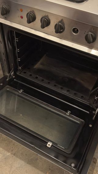 Cocina de gas Mempasa 5 fuegos con horno eléctrico