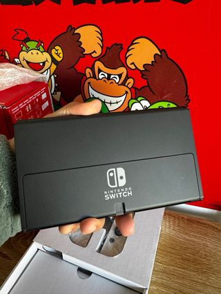 Nintendo Switch OLED CÓMO NUEVA Aún con plásticos