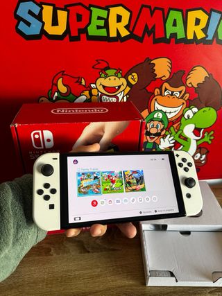 Nintendo Switch OLED CÓMO NUEVA Aún con plásticos
