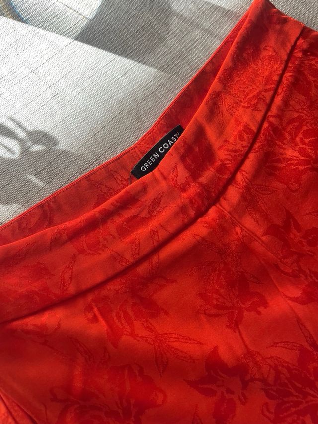 Pantalón ancho estampado seda rojo