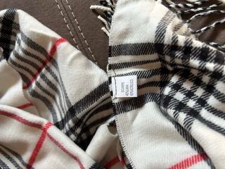 Sciarpa a quadri con frange