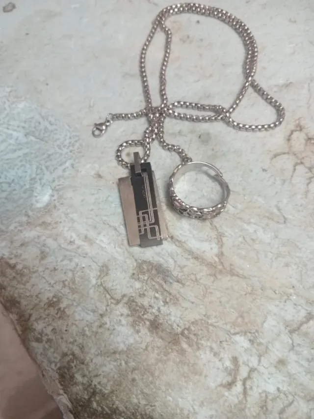 Colgante y anillo Yanillo