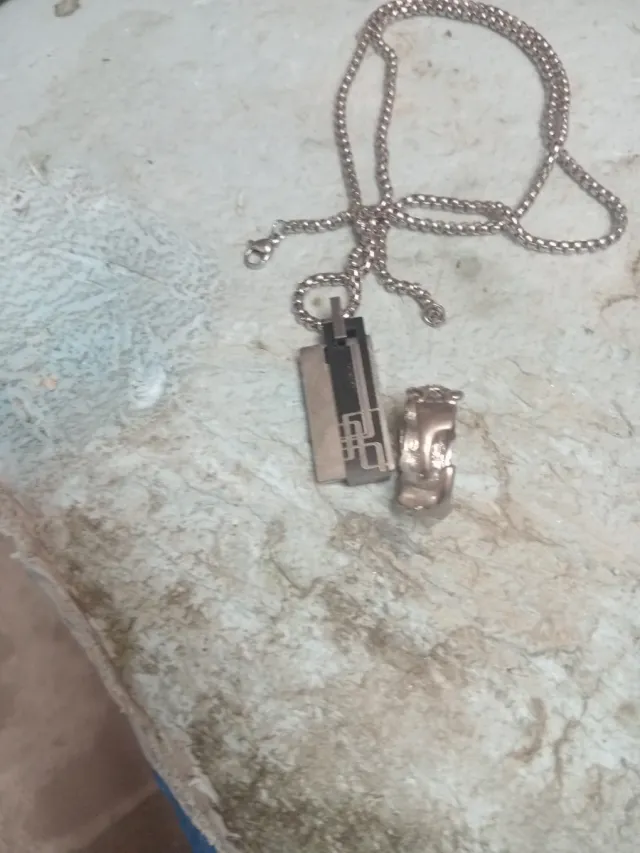 Colgante y anillo Yanillo