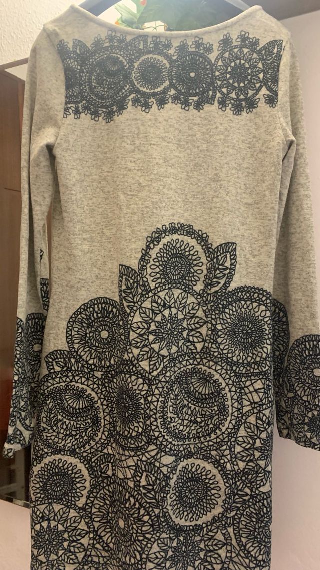 Camiseta M Mandala Negra Beige