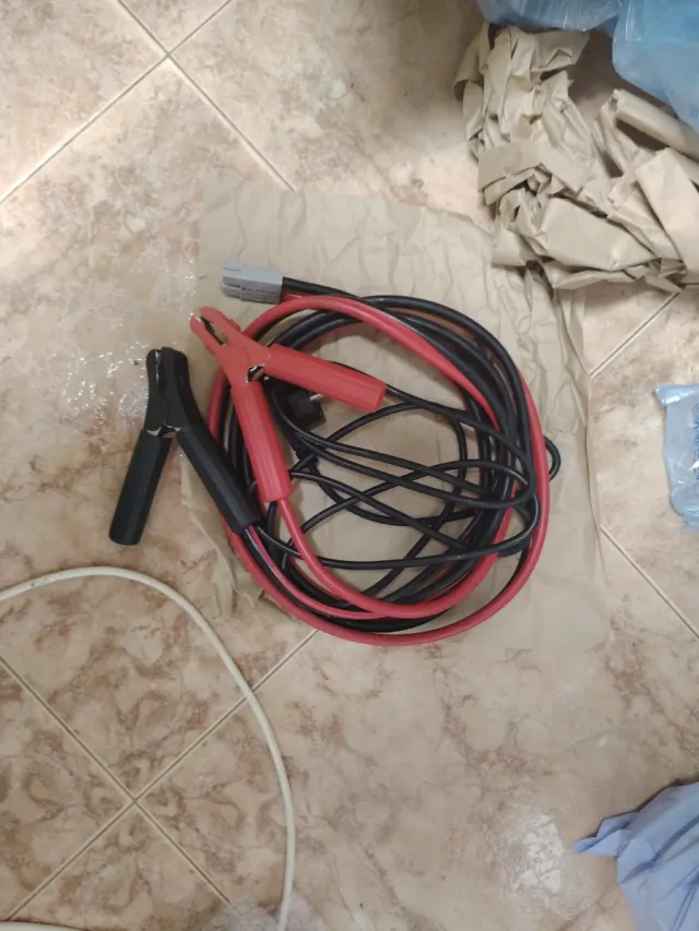 LAUNCH EST 100t Cargador y Estabilizador