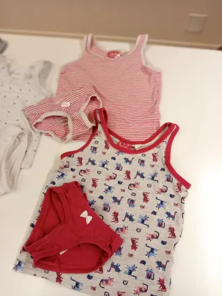 Canottiere bimba 86/92 cm con tre slip omaggio