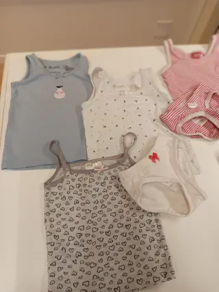 Canottiere bimba 86/92 cm con tre slip omaggio