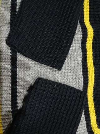 Jersey de punto rayas gris, negro y amarillo