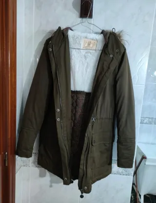 Chaquetón verde militar con capucha