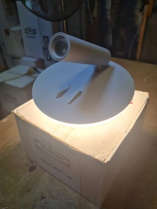 Applique LED minimalista orientabile