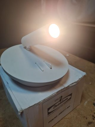 Applique LED minimalista orientabile