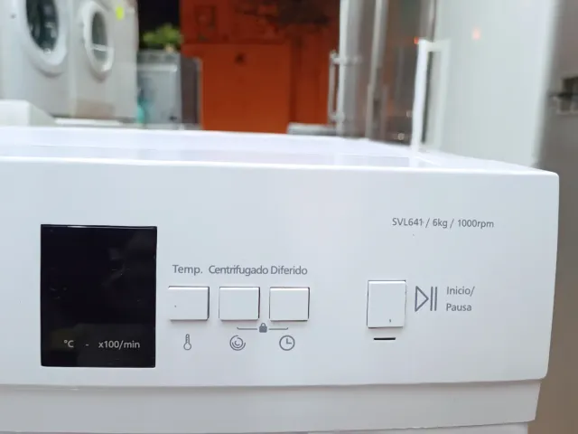 Lavadora 'SVAN' 6kg 1000rpm (COMO NUEVA)